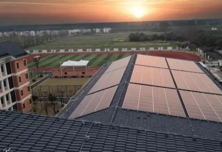 浙江省首個(gè)“綠色政府”＋光伏項(xiàng)目在嘉善縣投入使用