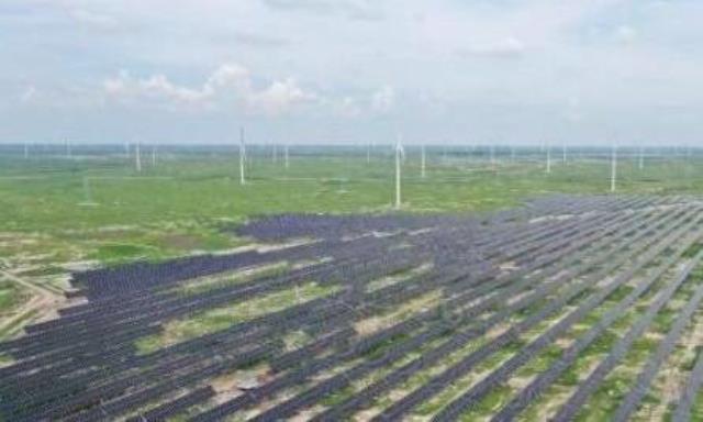 150MW！中國(guó)北方最大風(fēng)光儲(chǔ)一體化項(xiàng)目建成投產(chǎn)發(fā)電