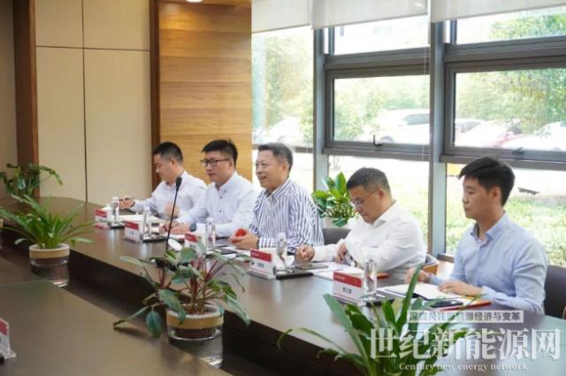 全面加強新能源領域深度合作 | 固德威與江蘇金租簽訂戰略合作協議