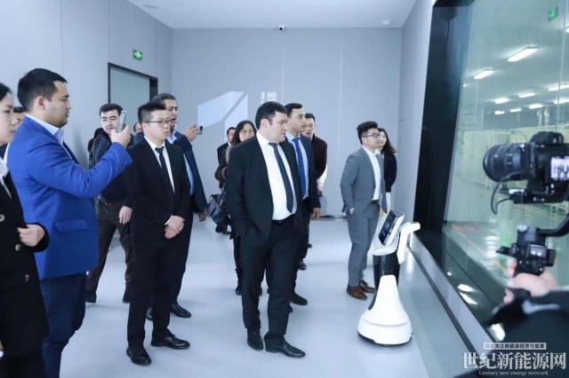 烏茲別克斯坦能源部部長到訪晶科能源尖山工廠