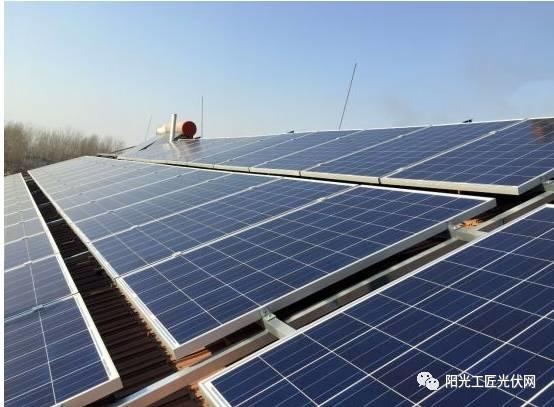 給屋頂裝上光伏電站后 63歲老漢一年賺了1萬3