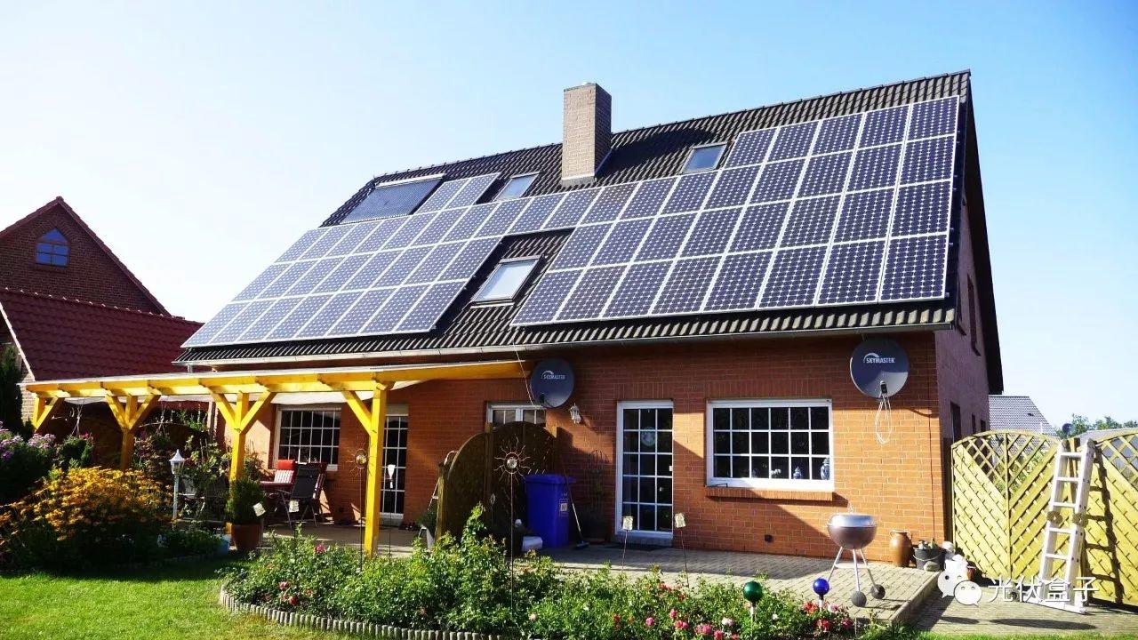 格力董明珠、漢能李河君同臺發聲：光伏發電等新能源取代舊能源勢不可擋！