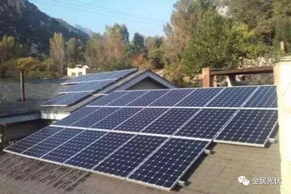 家里安裝一座光伏電站，收入比存在銀行買保險(xiǎn)劃算多了！不信？請看