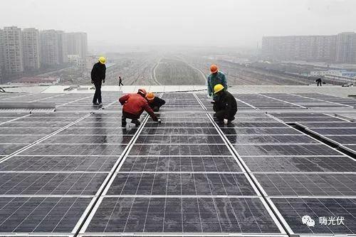 光伏人每月要賺多少錢，才能養得起家？看完流淚！