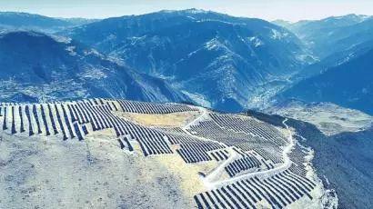 3800米雪山頂“長出”光伏產業，高山上的美麗光伏