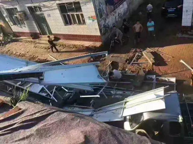 警惕 | 戶用光伏電站這么裝，離被吹翻不遠了！