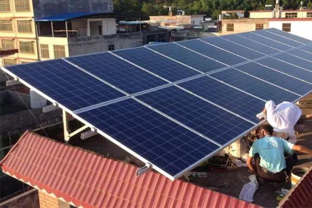 同樣裝個(gè)屋頂光伏電站，為啥我家花了4萬(wàn)，他家卻只用了2.5萬(wàn)？