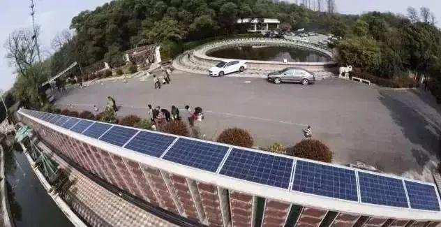 震驚！光伏無(wú)所不在，居然還有墓光互補(bǔ)！